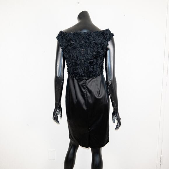 ST. JOHN Women's Rosette Cocktail Dress in black size 4 - Picture 5 of 11